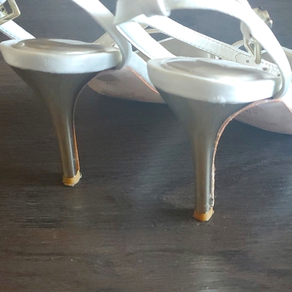 π 2X HOST PICK π BCBG MaxAzria MaβPalace Satin Open Toe Heels - Picture 13 of 15